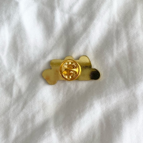 Kindness Costs Nothing Gold Pin - Picture 2 of 2